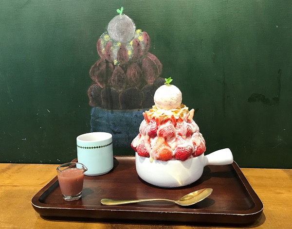 高雄のかき氷店「B.tod　冰塔」。200元で果物も氷もたっぷり！